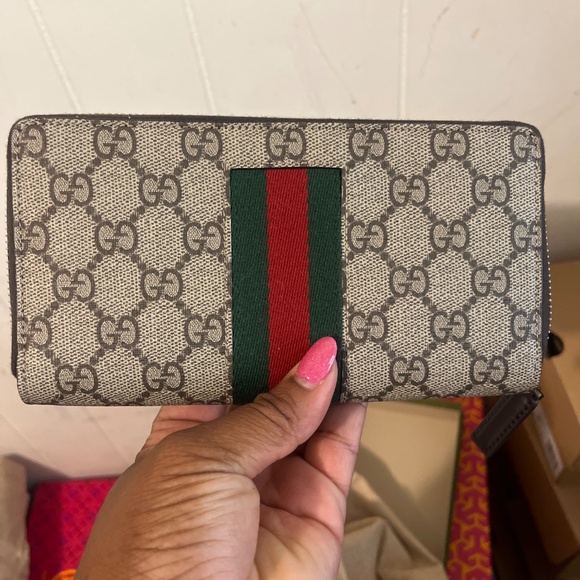 Authentic Gucci wallet - Picture 4 of 4